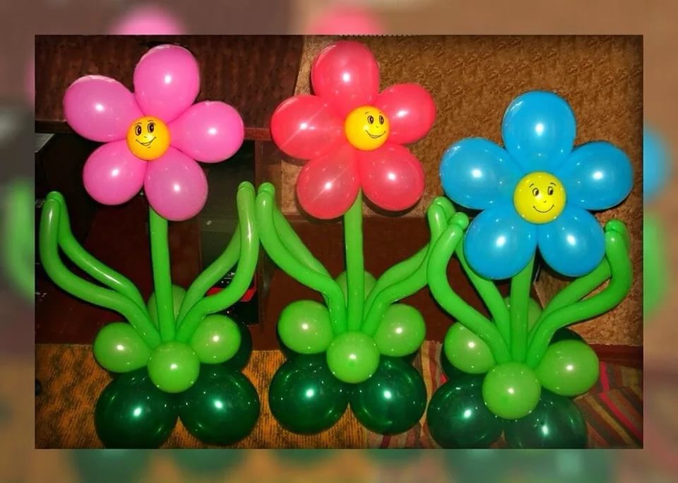 Цветок из 6 шаров. Цветы из шаров. Цветы из шариков воздушных. Цветы из круглых шаров. Цветы из шаров для моделирования.